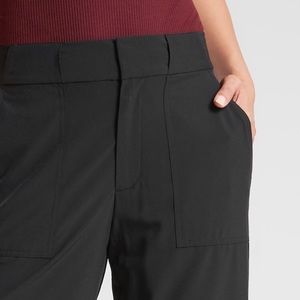 Athleta Tribeca Utility Crop